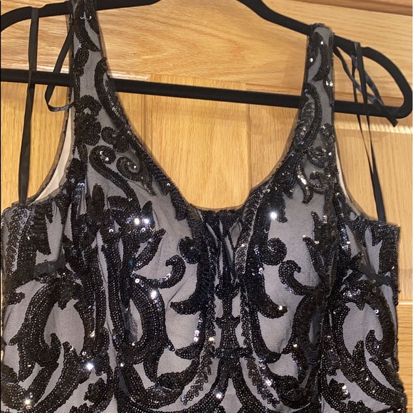 Bariano Dianne Scoop Pattern Sequin Gown - Picture 5 of 14